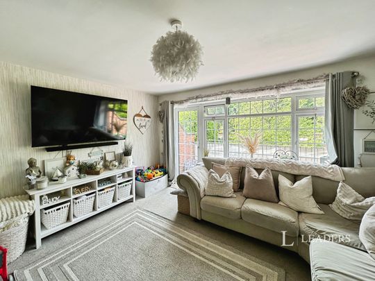 3 bedroom house to rent St. Helens Road, Hastings, East Sussex, TN34 - Photo 1