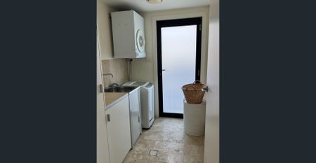 3 bedroom waterfront house - Photo 2