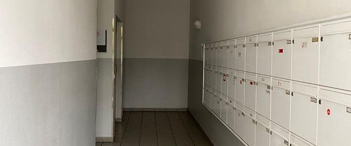 Stilvolle 2 Zimmer Wohnung mit EBK und bodentiefen Fenstern - Photo 1