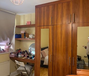 Room in a Shared Flat, Wiltern Court, NW2 - Photo 4