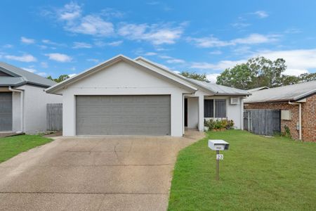 Amazing Location - Spacious Family Home - Photo 4