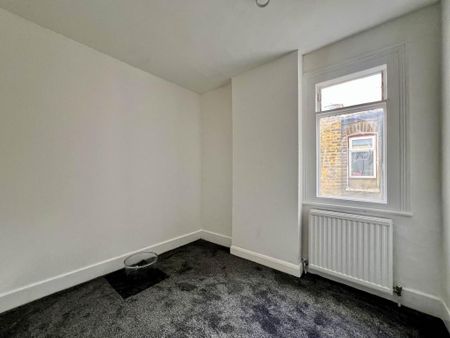 4 bedroom flat to rent - Photo 5