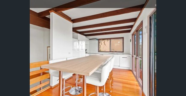 Beautiful Family Home With Jaw Dropping Views! - Photo 1