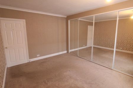 2 bedroom House To Let - Photo 3