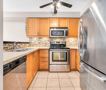 For Lease - 2493 Newcastle Crescent, Oakville, Ontario - Photo 2