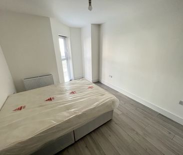 Modern 2-Bedroom, 2-Bathroom Student Apartment in Portswood, Southa... - Photo 4