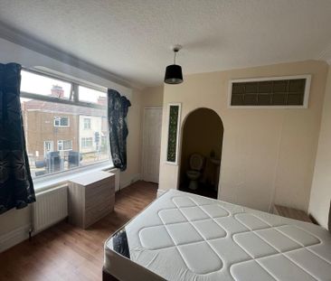 4 bedroom property to rent Ladysmith Road, Grimsby, Lincolnshire, DN32 - Photo 6