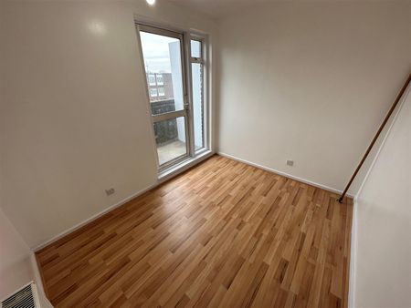 Long Field, NW9 5SU, London - Photo 4