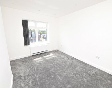 London Road, Romford, RM7 - Photo 3