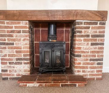 2 bedroom semi-detached house to rent - Photo 5