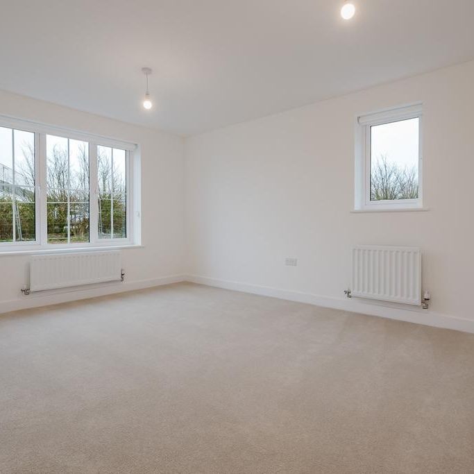 3 bedroom semi-detached house to rent - Photo 1