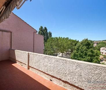 Location Appartement 3 pièces 61m² LE BEAUSSET 83330 - Photo 3