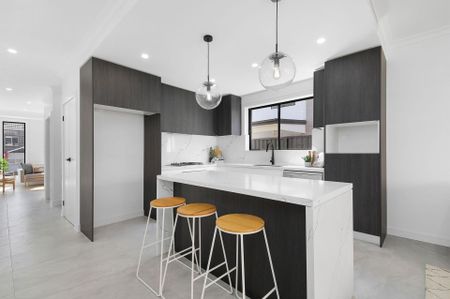 Four Bedroom Duplex with Pool - Photo 2