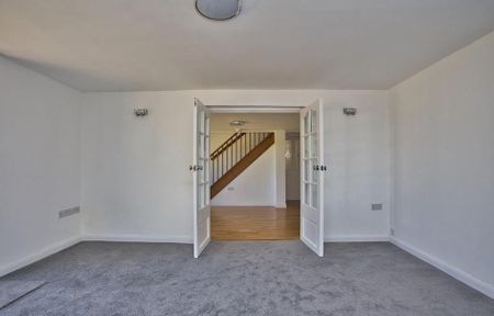 3 bedroom detached house to rent - Photo 4