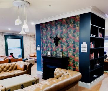 2 Bedroom - Master Room - Photo 2