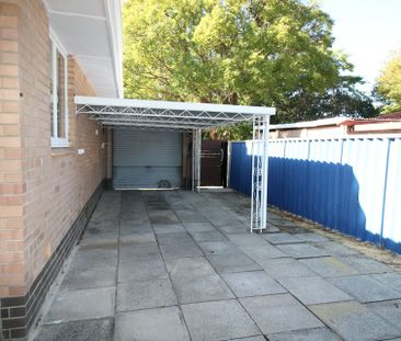 3 x 1 Family Home - Photo 4