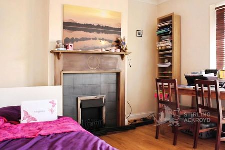 Beckingham Road, Guildford, Surrey, GU2 8BN - Photo 2