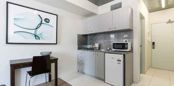 1 Bedroom Apartment - Photo 2