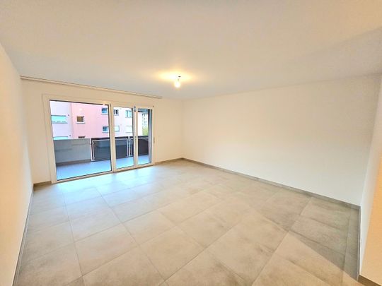 BEAUTIFUL 4.5BEDROOM APARTMENT IN MONTHEY COMPLETELY RENOVATED - Photo 1