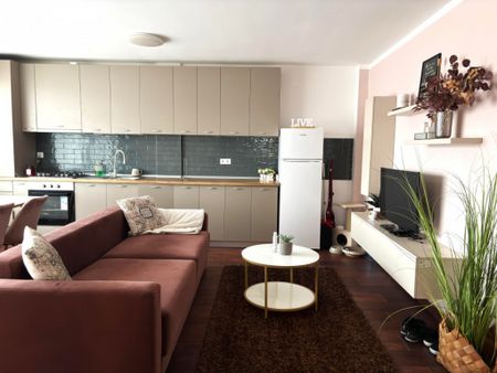 Apartament 3 camere in bloc NOU, str. C. Coposu, parcare, te - Photo 2