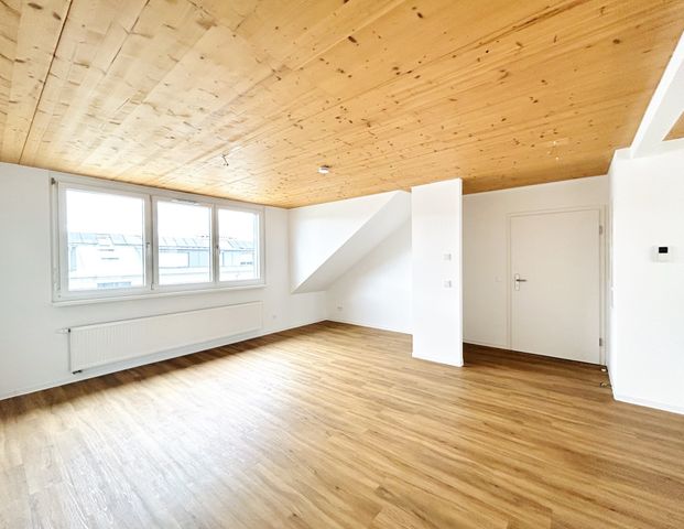 Stilvolle 3-Zimmer-Wohnung mit besonderem Flair im Dachgeschoss - Foto 1