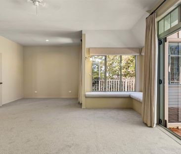 Spacious 3-Bedroom Home with Stunning Views - Available Now! - Photo 3