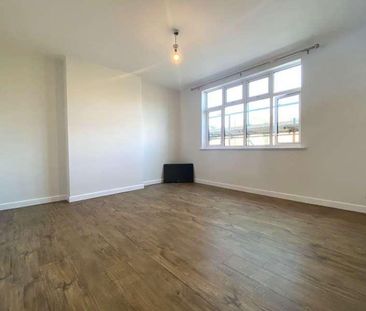 Shelson Parade, Ashford Road, Feltham, TW13 - Photo 2