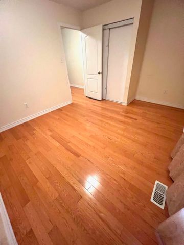 For Lease - 17 COYOTE Crescent, Toronto, Ontario - Photo 3