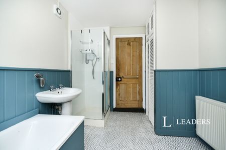 3 bedroom house to rent Cobden Road, Brighton, East Sussex, BN2 - Photo 3