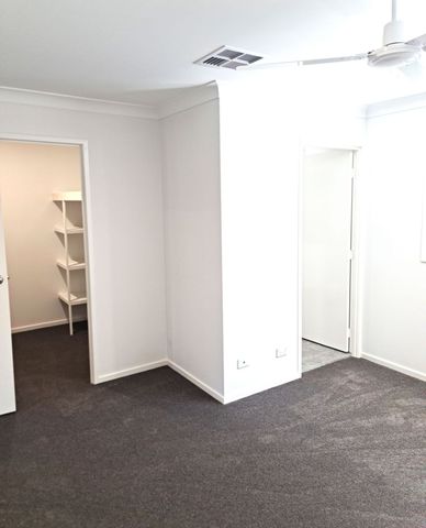 3 BED 2 BATH TOWNHOUSE WITH MULTI PURPOSE ROOM-FULLY DUCTED AIRCONDITIONING - Photo 2