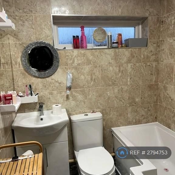 4 bedroom terraced house to rent - Photo 1