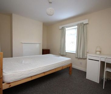 4 bedroom terraced house to rent - Photo 5