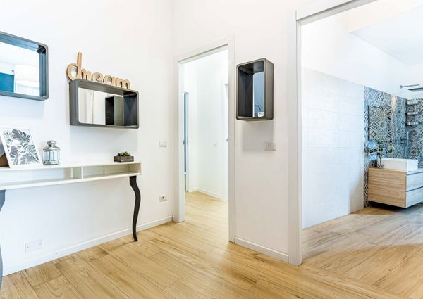 Spacious and bright single room in Piazza Monte Titano