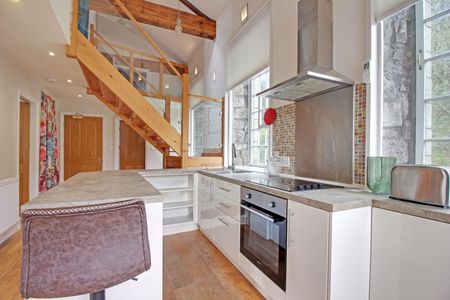 3 Bedroom - Photo 4
