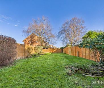 4 bedroom semi-detached house to rent - Photo 5