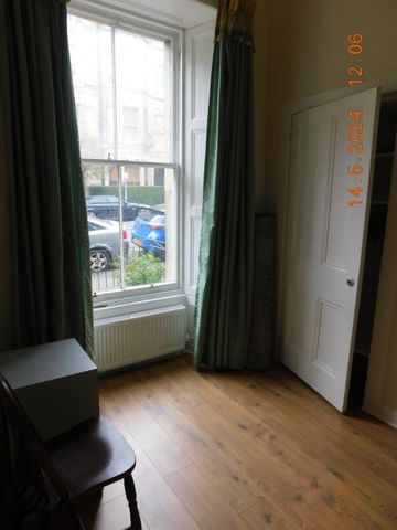 Lutton Place, Edinburgh, EH8 9PE - Photo 3