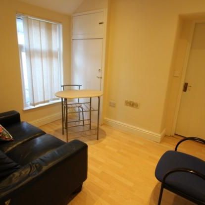 2 bedroom house to rent - Photo 1