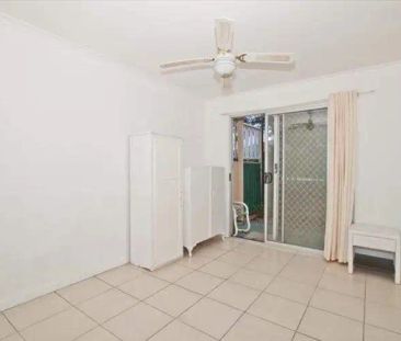 “One bedroom unit in Annerley!” - Photo 6