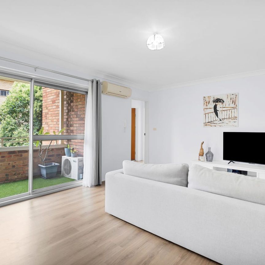 2-bedroom apartment in the heart of Campbelltown - Photo 1