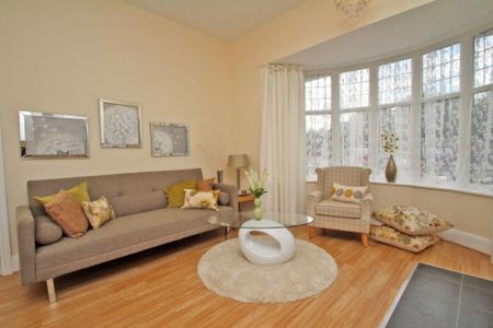 2 bedroom Apartment to rent - Photo 3