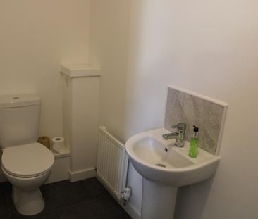 2 bed terraced house for rent in Fernieside - Photo 5