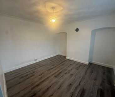 Meads Avenue, Sittingbourne, Sittingbourne, ME10 2BT - Photo 1