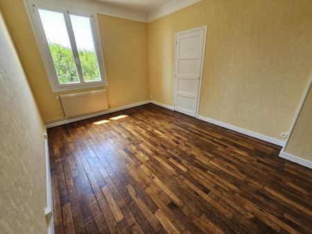 Location Appartement 3 pièces 67m² LE CREUSOT 71200 - Photo 3