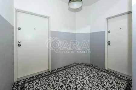 Pronájem bytu 1+1 Trutnov - Horní Staré Město - Photo 2