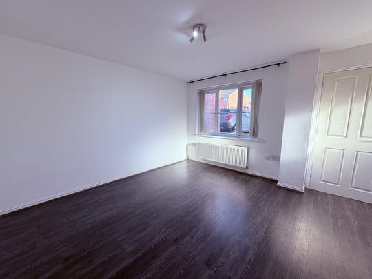 3 bedroom end of terrace house to rent - Photo 1