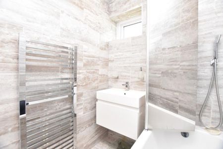 3 bedroom terraced house to rent - Photo 5