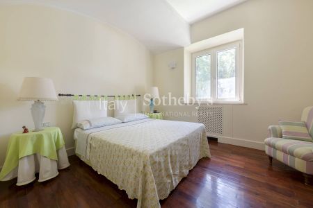 Single Family Home - Photo 3