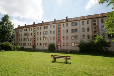 Stilvoll renovierte Etagenwohnung in Stadtrandnähe - Photo 3
