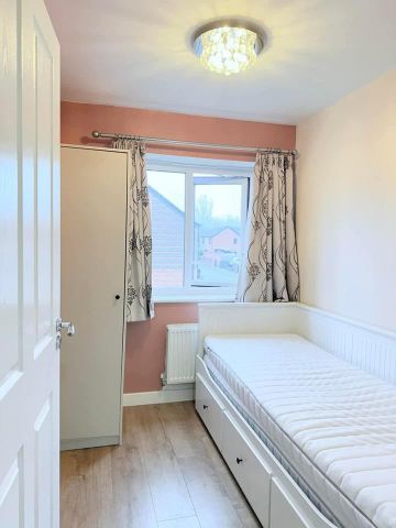 3 bedroom detached house to rent - Photo 4