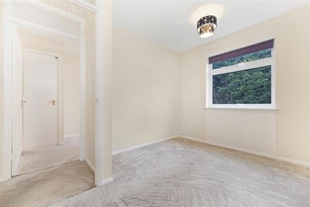 4 bedroom semi-detached house to rent - Photo 3